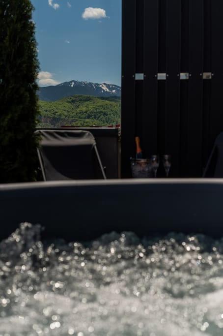 Skylark - Singapore Penthouse With Jacuzzi & Panoramic View Brașov Exterior foto